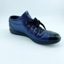 Load image into Gallery viewer, Chanel Sneakers size 39