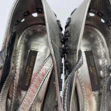 Load image into Gallery viewer, Louis Vuitton heels
