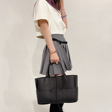 Load image into Gallery viewer, Bottega Veneta Arco Tote
