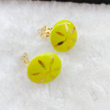 Load image into Gallery viewer, Chanel Green Snowflake Earring