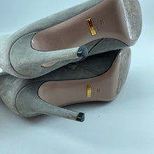 Load image into Gallery viewer, Gucci suede boots