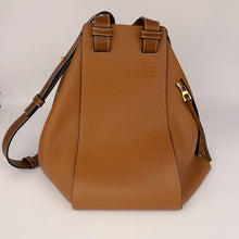 Load image into Gallery viewer, Loewe Hammock shoulder bag