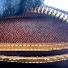 Load image into Gallery viewer, Louis Vuitton Blois Crossbody Bag TWS pop