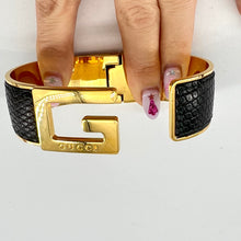 Load image into Gallery viewer, Gucci single G plaque logo bracelet