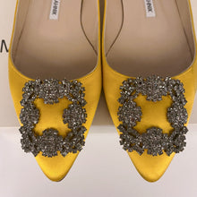 Load image into Gallery viewer, Manolo Blahnik yellow flats