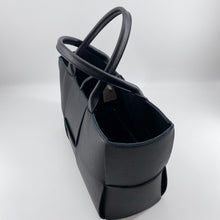 Load image into Gallery viewer, Bottega Veneta Arco Tote