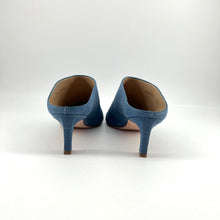 Load image into Gallery viewer, Stuart Weitzman The Mira Pump