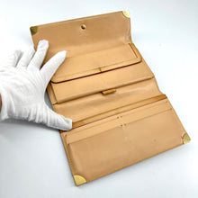 Load image into Gallery viewer, Louis Vuitton White Multicolor monogram wallet