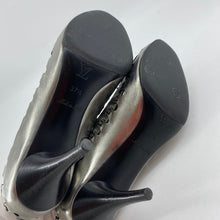 Load image into Gallery viewer, Louis Vuitton heels