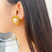 Load image into Gallery viewer, Chanel pearl earrings