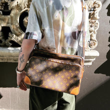 Load image into Gallery viewer, Louis Vuitton Nile Crossbody Bag