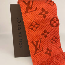 Load image into Gallery viewer, Louis Vuitton Red Yarn Scarf