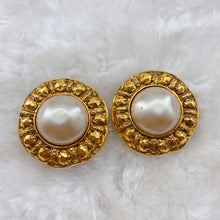 Load image into Gallery viewer, Chanel pearl earrings