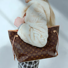 Load image into Gallery viewer, Louis Vuitton never full MM