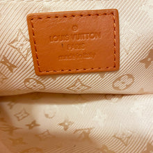 Load image into Gallery viewer, Louis Vuitton Clutch
