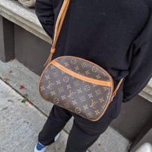 Load image into Gallery viewer, Louis Vuitton Blois Crossbody Bag TWS pop