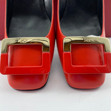 Load image into Gallery viewer, Roger Vivier Decollete Trompette patent-leather pumps