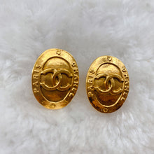 Load image into Gallery viewer, Chanel vintage gold ear clips