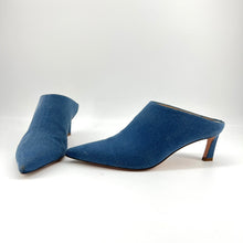 Load image into Gallery viewer, Stuart Weitzman The Mira Pump