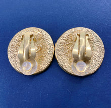 Load image into Gallery viewer, Chanel Vintage single earring