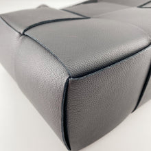 Load image into Gallery viewer, Bottega Veneta Arco Tote