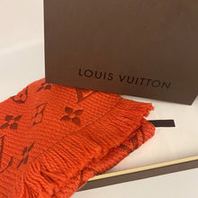 Load image into Gallery viewer, Louis Vuitton Red Yarn Scarf