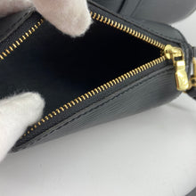 Load image into Gallery viewer, Louis Vuitton papillon