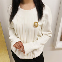 Load image into Gallery viewer, CHANEL Pearl brooch