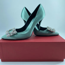 Load image into Gallery viewer, Roger vivier Natural Flower Strass Buckle Satin Point Toe Pum
