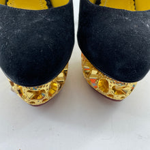 Load image into Gallery viewer, Vero Cuoio High Heels Size 36