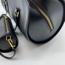 Load image into Gallery viewer, Louis Vuitton papillon