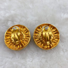Load image into Gallery viewer, Chanel pearl earrings