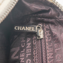 Load image into Gallery viewer, Chanel white leather LAX tassel handbag