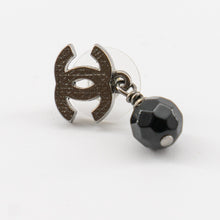 Load image into Gallery viewer, Chanel Black and Silver CC bead bracelet and single earring