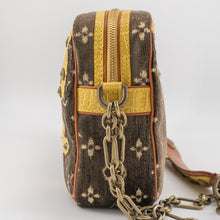 Load image into Gallery viewer, Louis Vuitton TROMPE L'OEIL VELVET HANDBAG