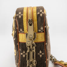 Load image into Gallery viewer, Louis Vuitton TROMPE L'OEIL VELVET HANDBAG