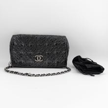 Load image into Gallery viewer, Chanel patent leather shoulder bag