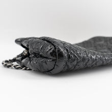 Load image into Gallery viewer, Chanel patent leather shoulder bag