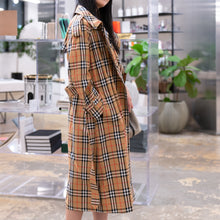 Load image into Gallery viewer, Burberry Double Breasted trench coat