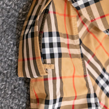 Load image into Gallery viewer, Burberry Double Breasted trench coat