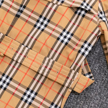 Load image into Gallery viewer, Burberry Double Breasted trench coat