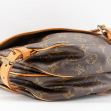 Load image into Gallery viewer, Louis Vuitton Saumur 30