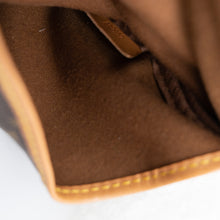 Load image into Gallery viewer, Louis Vuitton Saumur 30