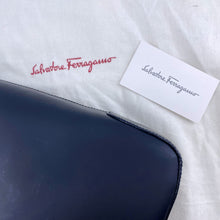 Load image into Gallery viewer, Salvatore Ferragamo shoulder bag