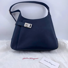 Load image into Gallery viewer, Salvatore Ferragamo shoulder bag
