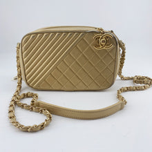 Load image into Gallery viewer, Chanel Camera Bag