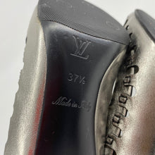 Load image into Gallery viewer, Louis Vuitton heels