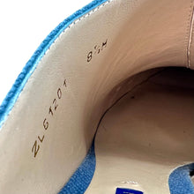 Load image into Gallery viewer, Stuart Weitzman The Mira Pump