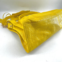 Load image into Gallery viewer, Balenciaga City Giant Bag Leather Medium
