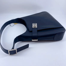 Load image into Gallery viewer, Salvatore Ferragamo shoulder bag